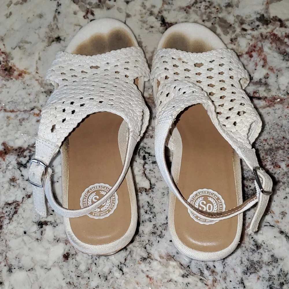 So Girls sz‎ 4 Woven Sandal Cork Wedges